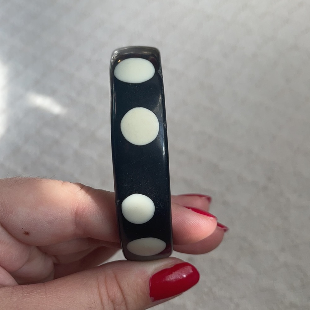 Mod Plastic Bangle - Picture 6 of 7